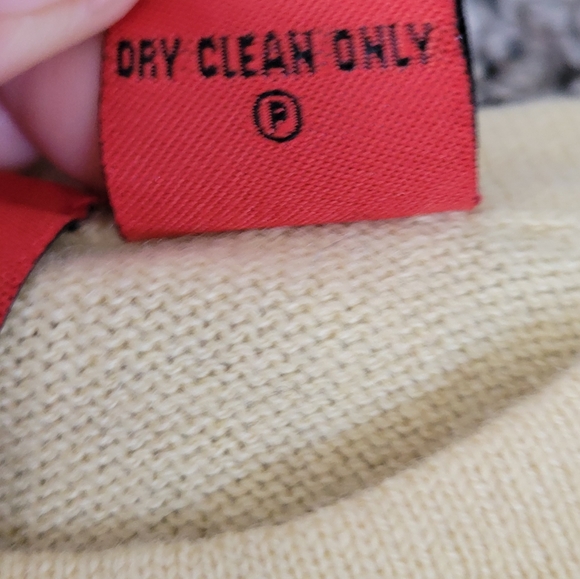 Amal guessous sweater - Picture 4 of 8